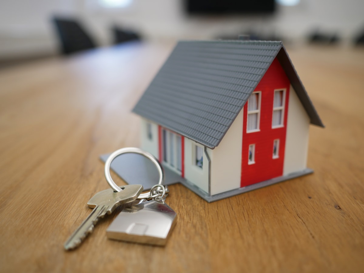 An analytical portal, not a promise of quick wealth